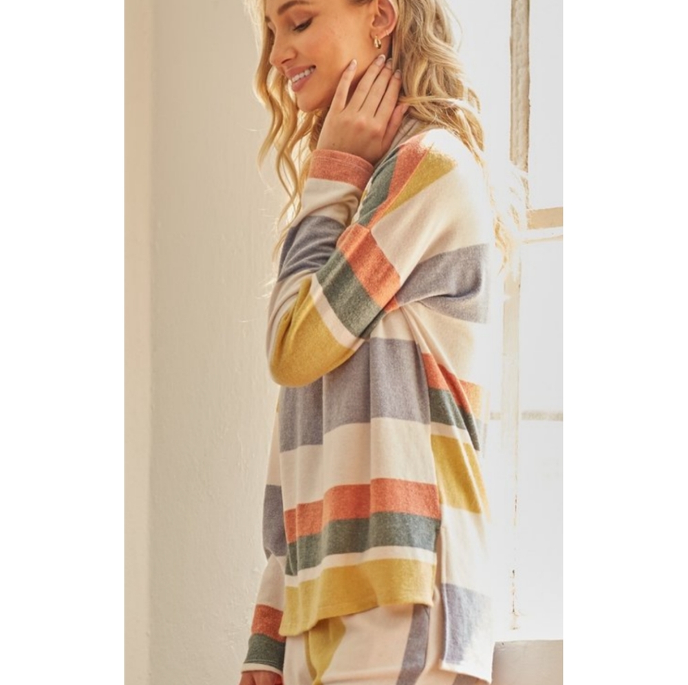 🆕🌿STRIPED TURTLENECK TOP 🌿 - Picture 3 of 6